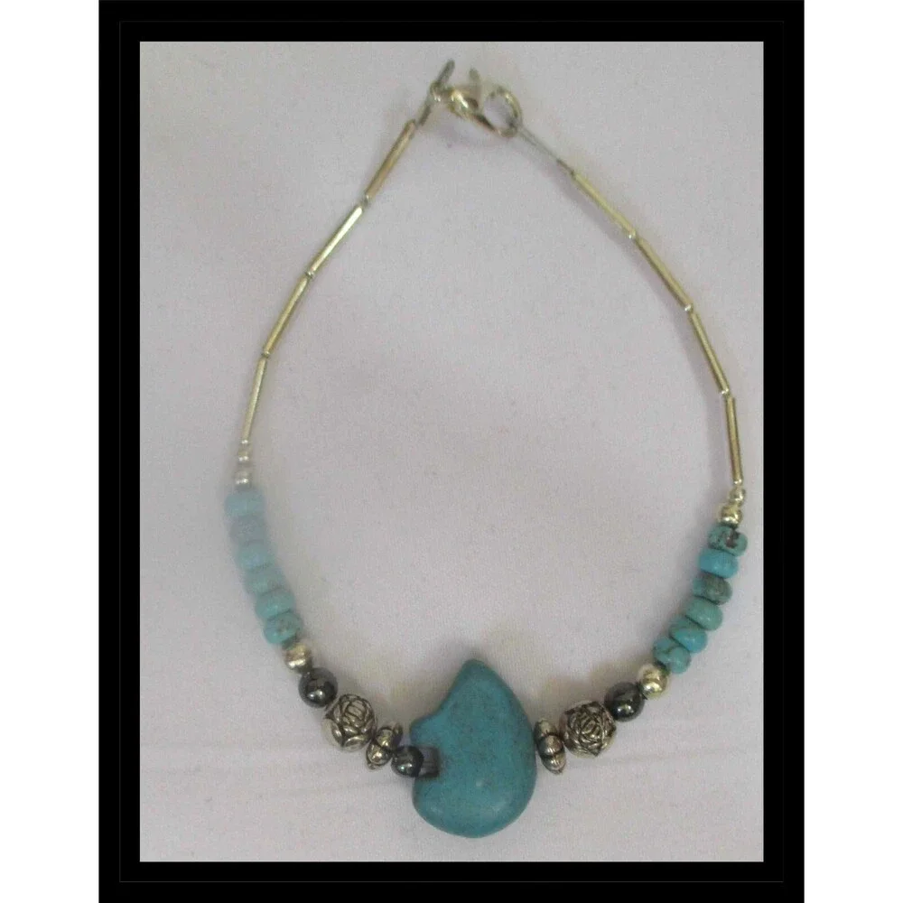 Cut Turquoise Bear Beaded Silver Braclet 7-1/2